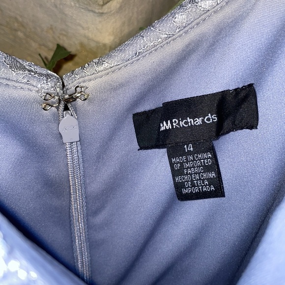 Dress - Picture 6 of 6